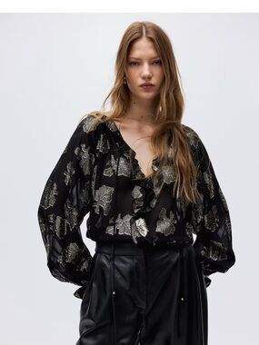 H&M JACQUARD-WEAVE BLOUSE